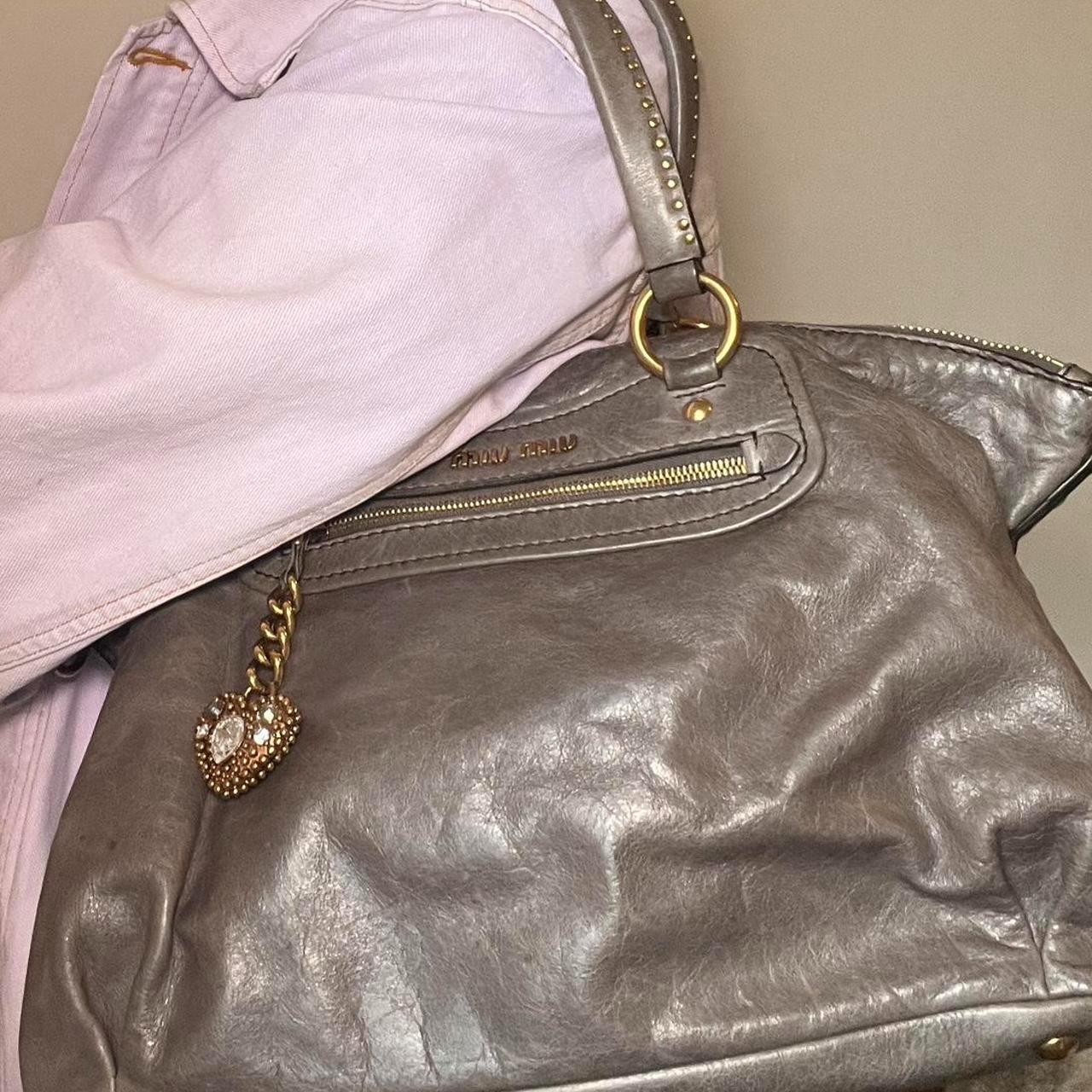 ๐๐PreOwned Miu Miu Studded 2000s Heart Charm Tote Leather Bag๐๐