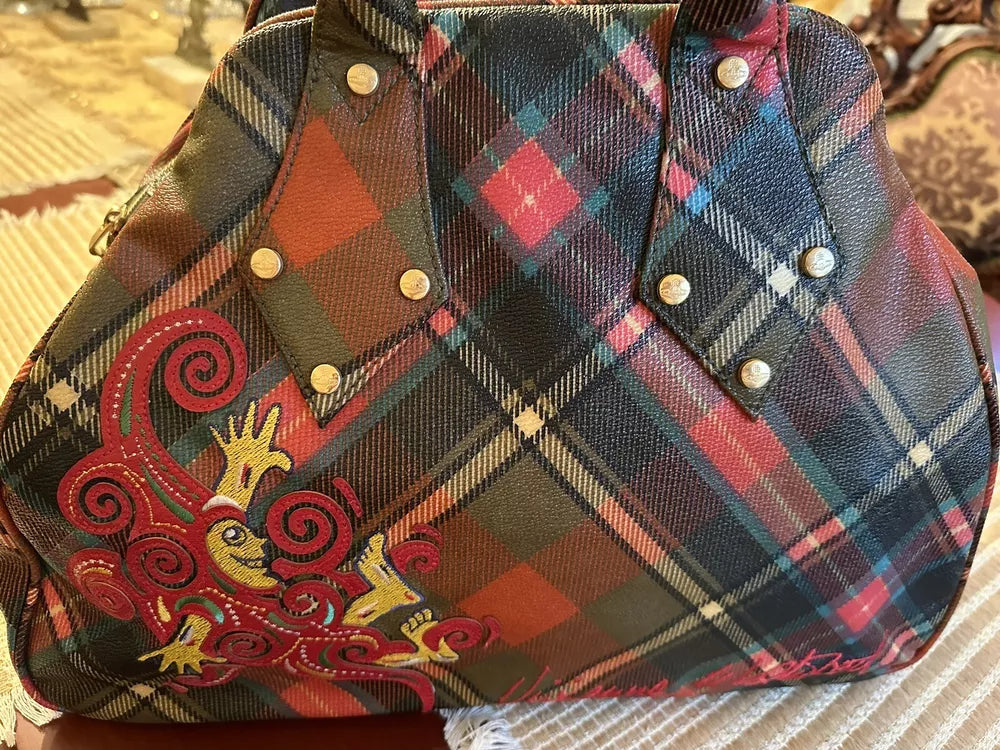 Vivienne Westwood vintage 2000's plaid tartan large embrioered vivienne🍎🔥