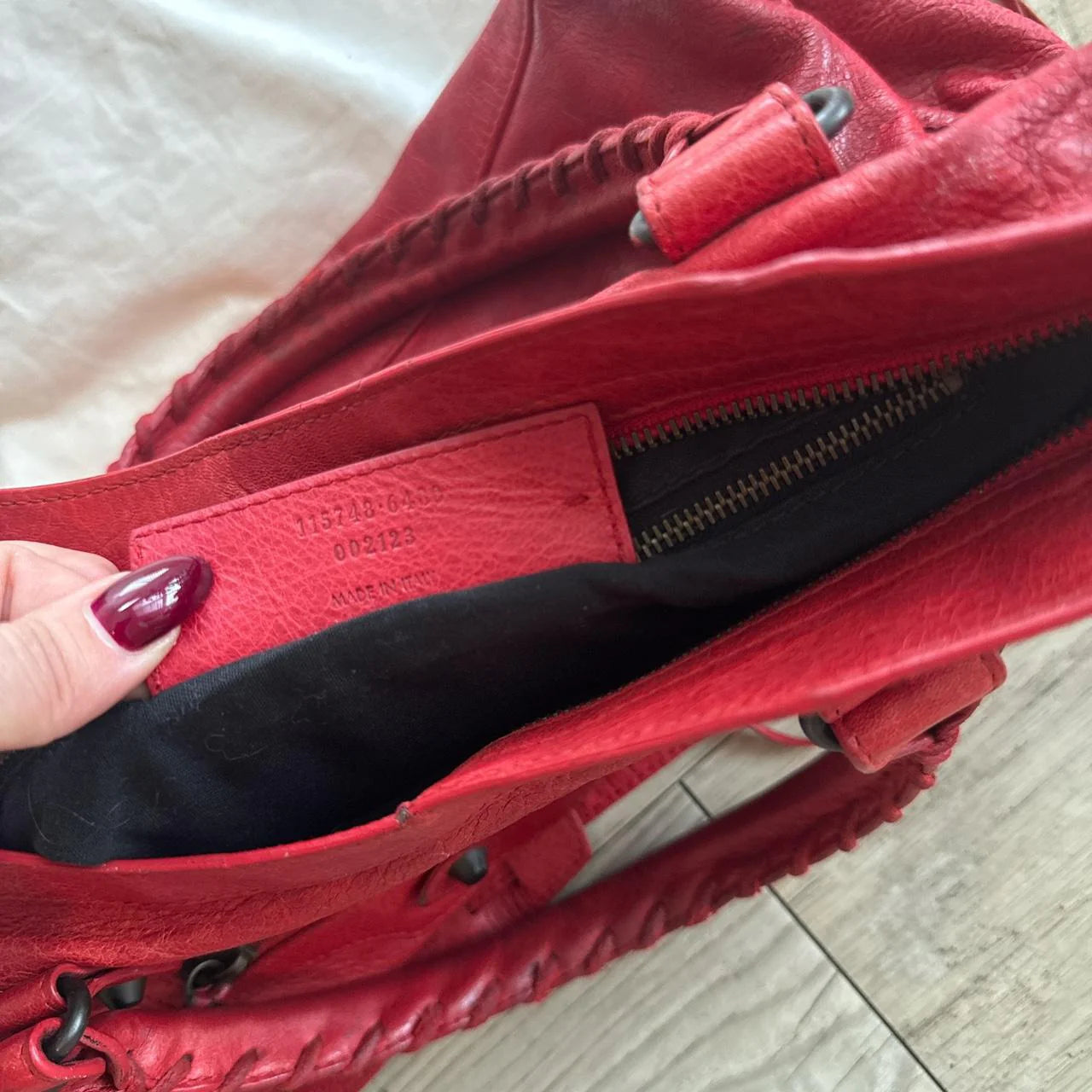 Preowned Authentic Balenciaga city bag classic❤️🔥