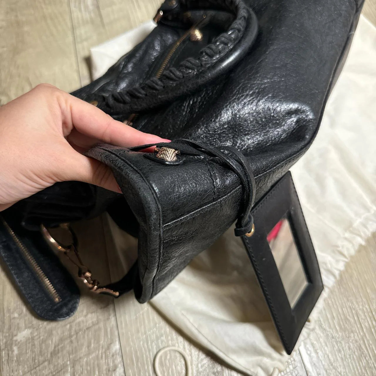 π€π§³ Preowned BALENCIAGA Classic City β Jet Black with Aged Brass Hardware π§³π€