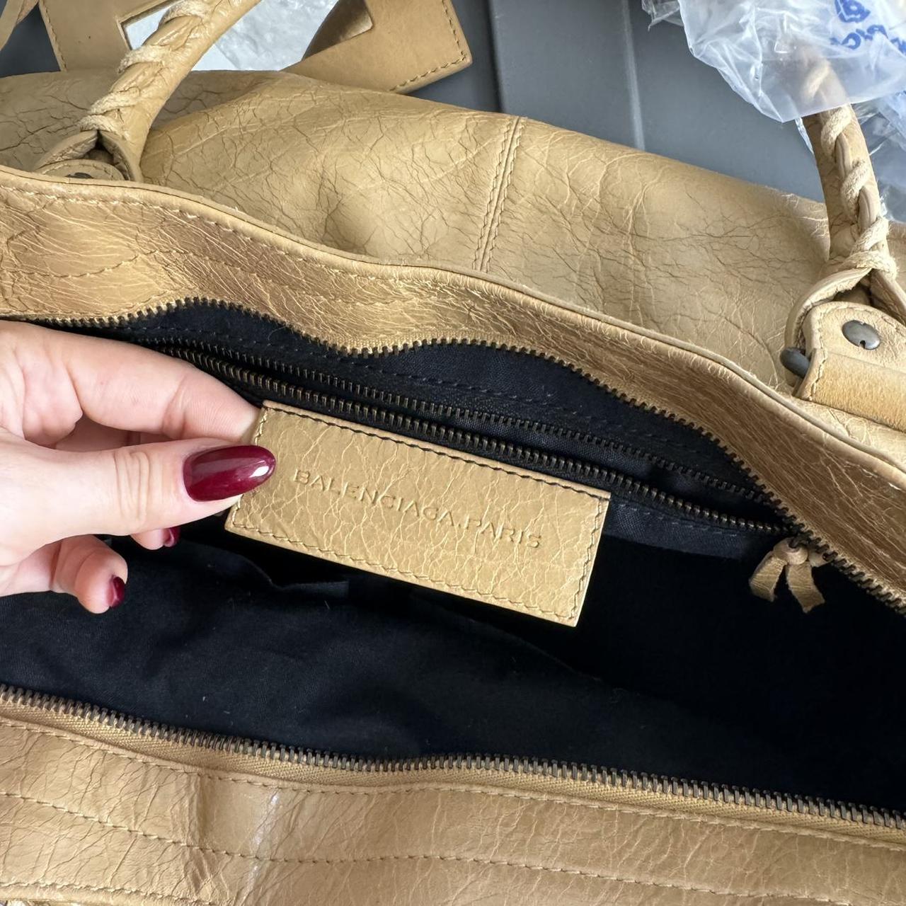 π€π Preowned BALENCIAGA βCityβ Bag in Tan ππ€
