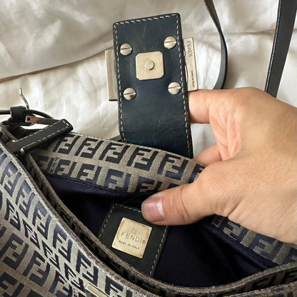 🍇💜Preowned NAVY FENDI BAGUETTE🍇💜